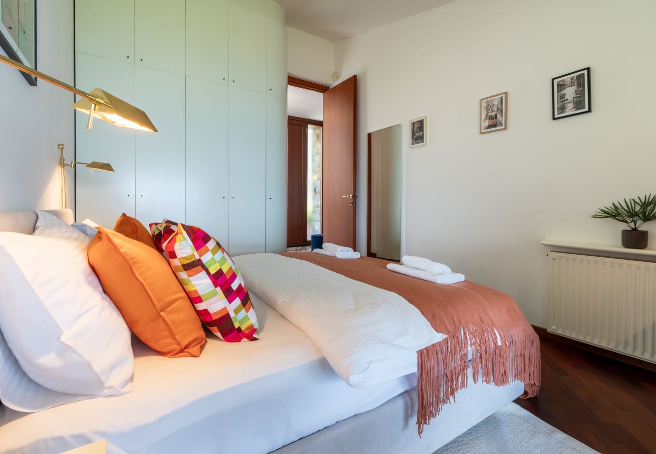 Casa rurale a Menaggio - Villa Susanna with Pool & Lake Como View