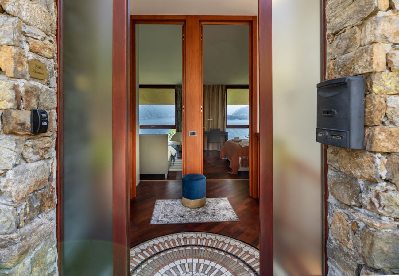 Casa rurale a Menaggio - Villa Susanna with Pool & Lake Como View