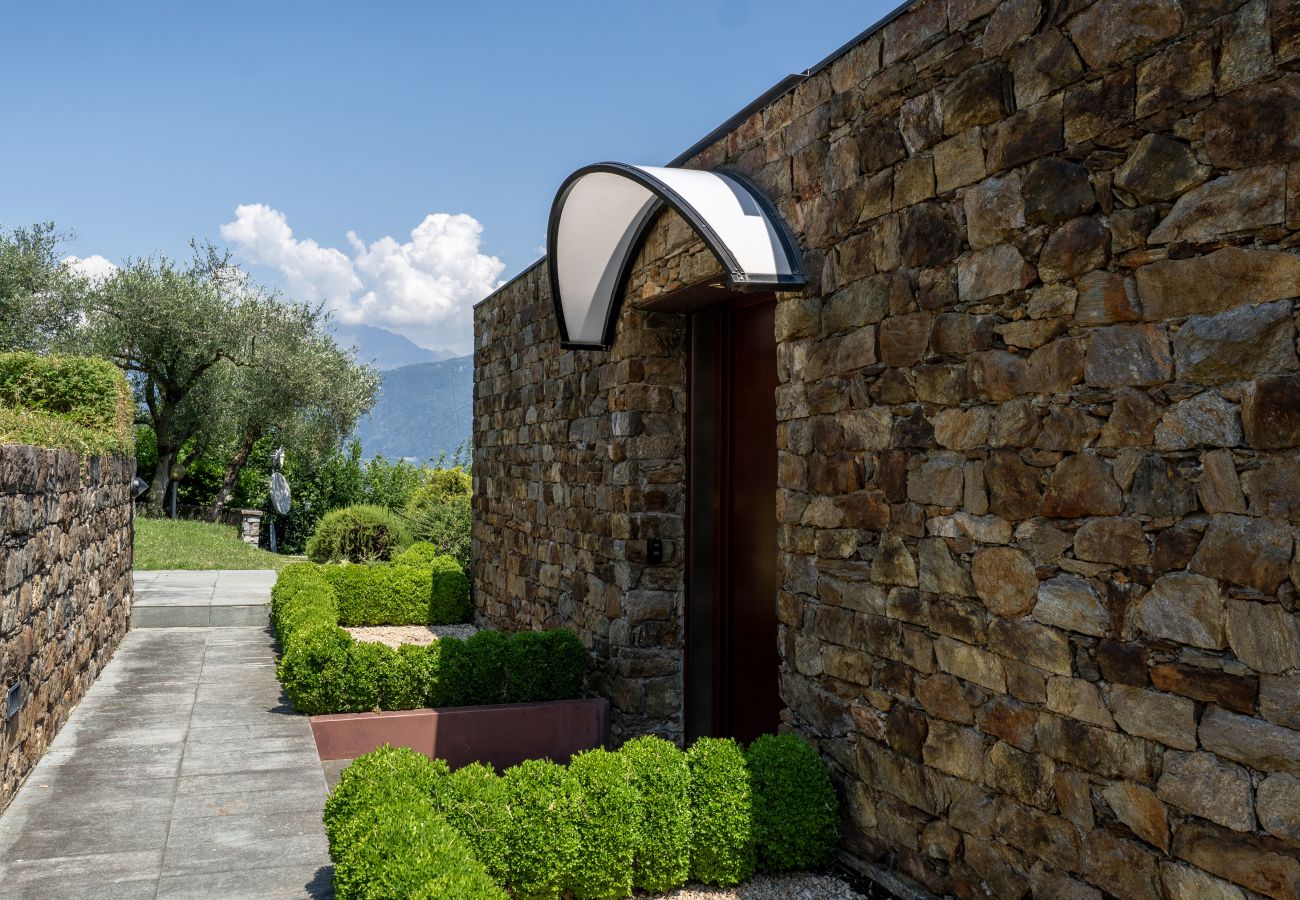 Casa rurale a Menaggio - Villa Susanna with Pool & Lake Como View
