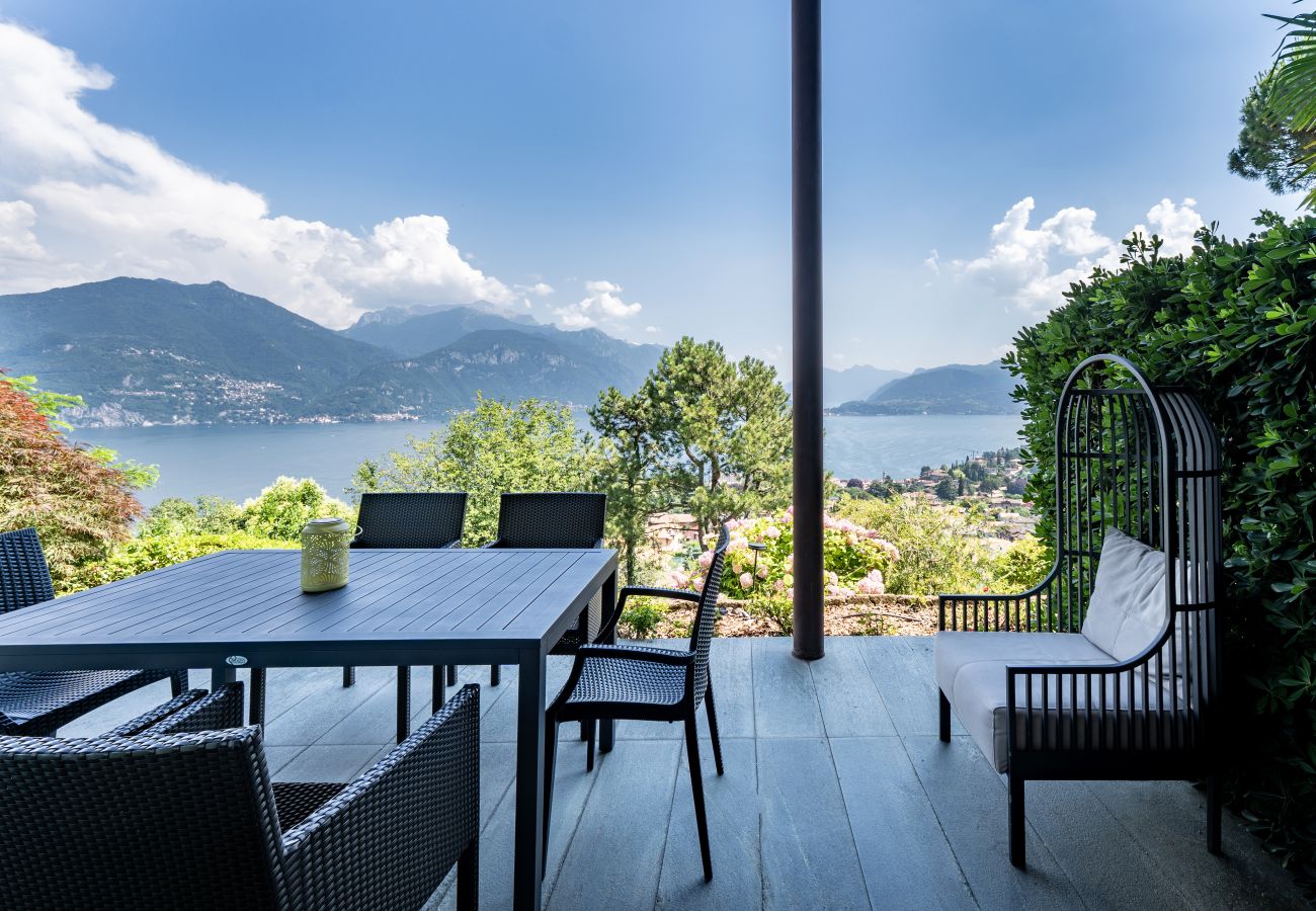 Casa rurale a Menaggio - Villa Susanna with Pool & Lake Como View