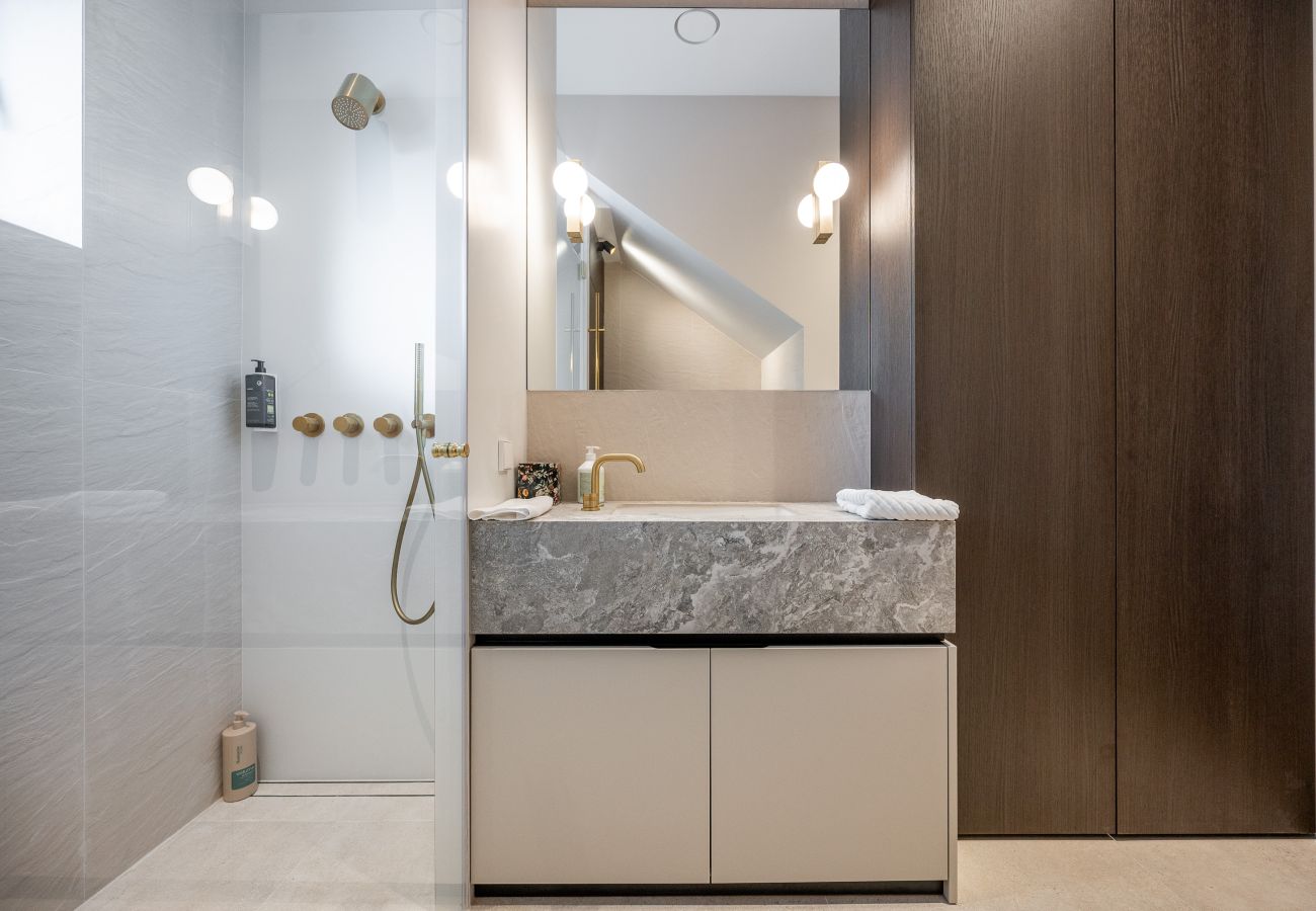 Appartamento a Vilnius - Calm Central Retreat A with Parking
