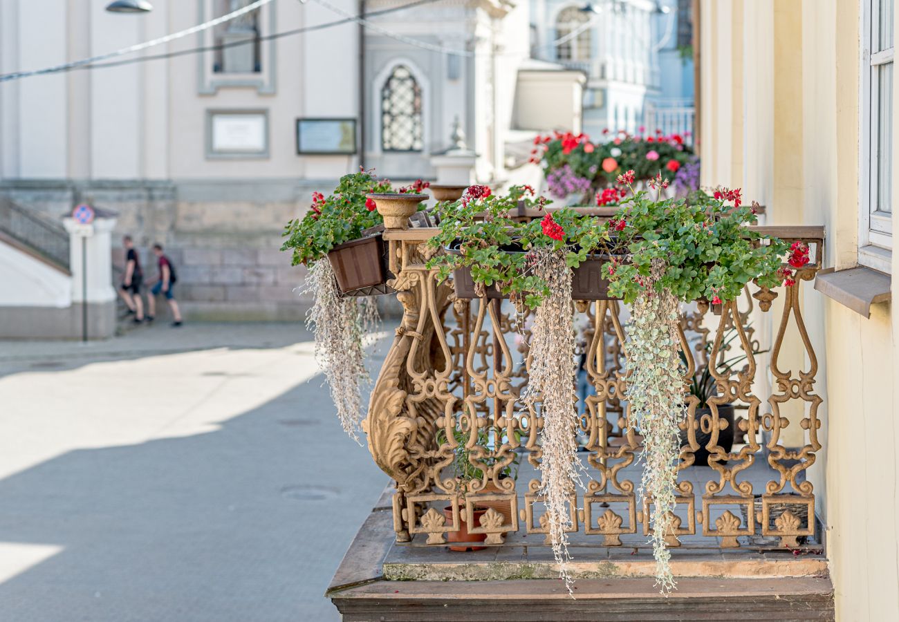 Apartamento en Vilnius - Luxury Apartment with Balcony in Old Town