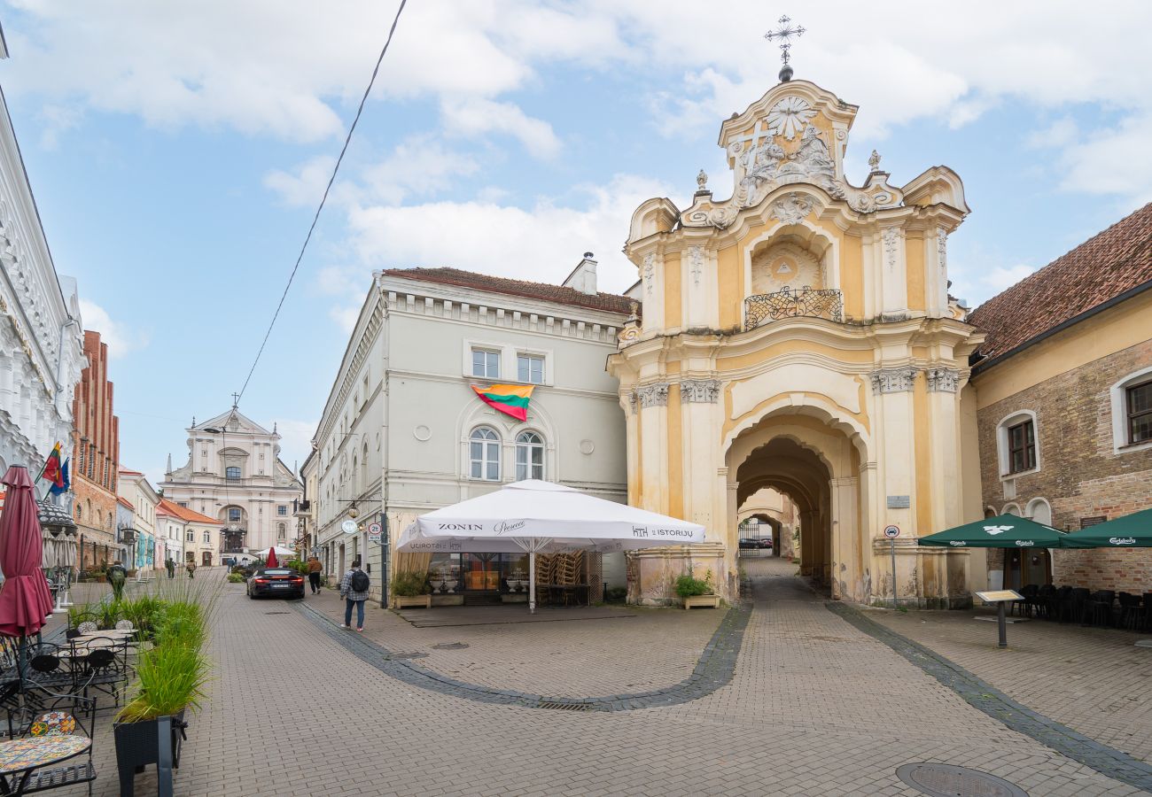 Apartamento em Vilnius - Heritage 1 Bedr Apartment by the Gates of Dawn