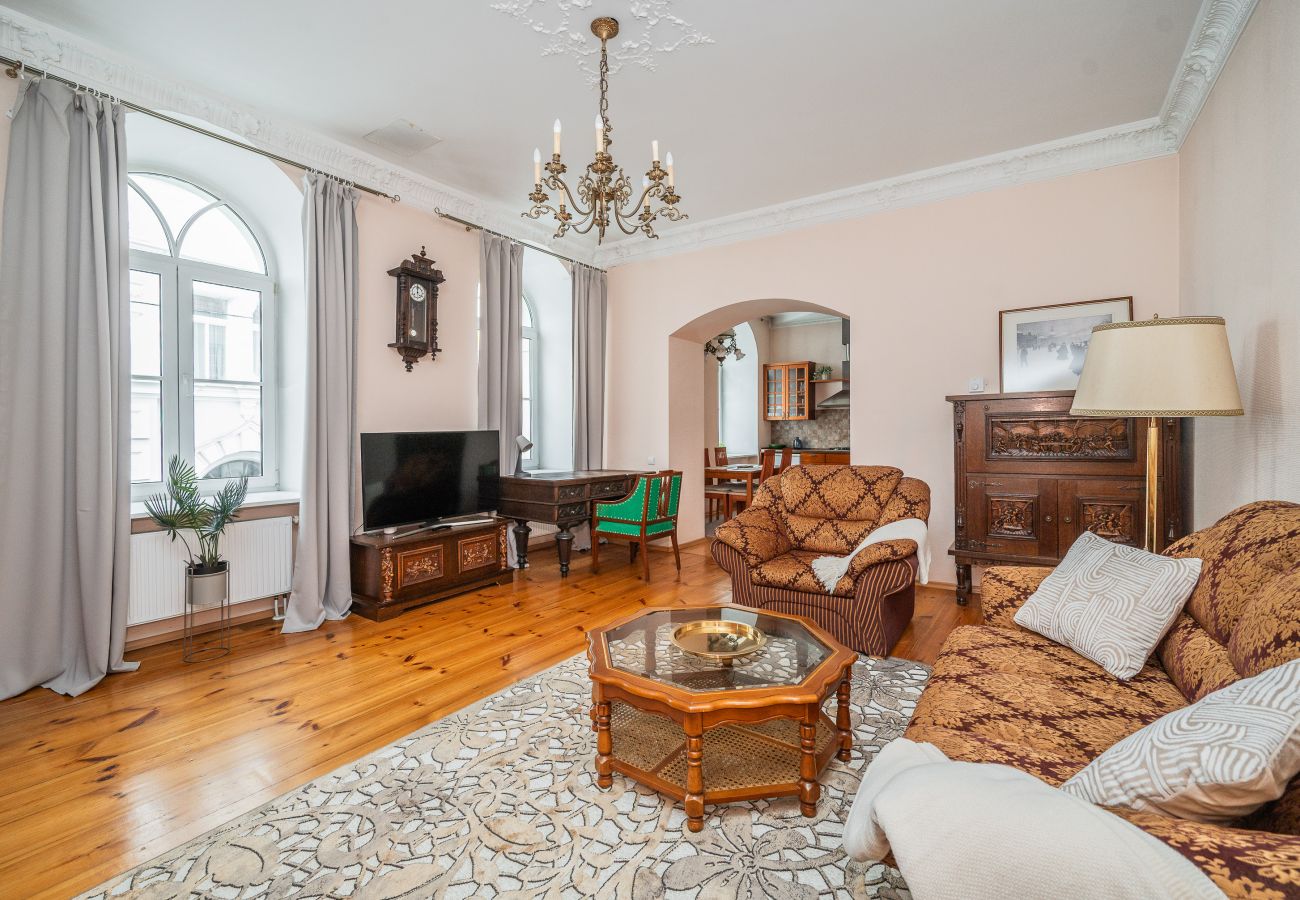 Apartamento em Vilnius - Heritage 1 Bedr Apartment by the Gates of Dawn