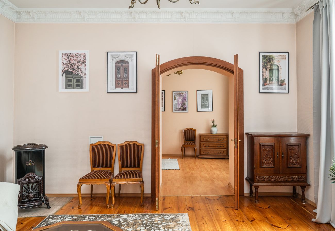 Apartamento em Vilnius - Heritage 1 Bedr Apartment by the Gates of Dawn