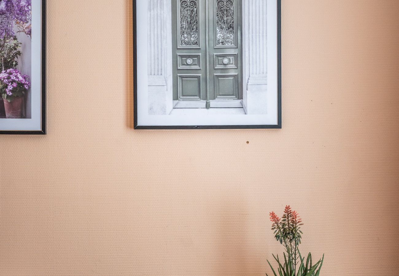 Apartamento em Vilnius - Heritage 1 Bedr Apartment by the Gates of Dawn