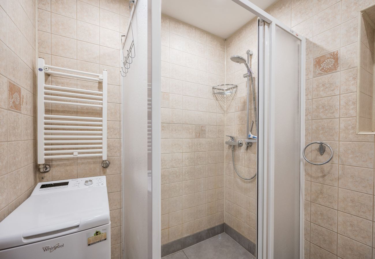 Apartamento em Vilnius - Heritage 1 Bedr Apartment by the Gates of Dawn
