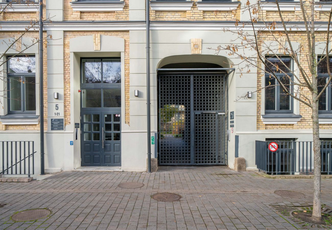 Apartamento em Vilnius - 1 Bedroom Apartment next to Gediminas Avenue