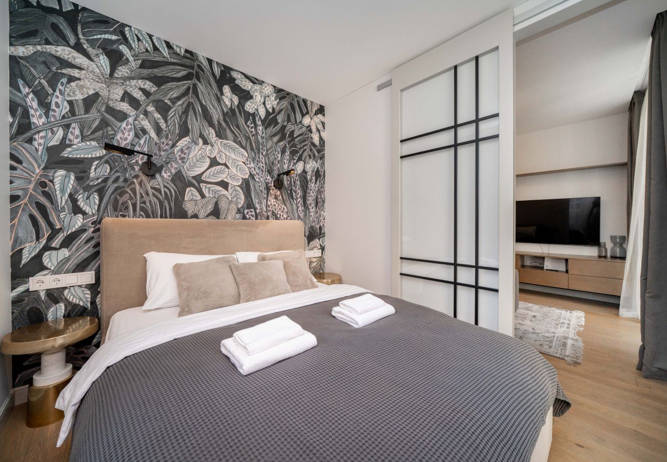 Apartamento em Vilnius - 1 Bedroom Apartment next to Gediminas Avenue