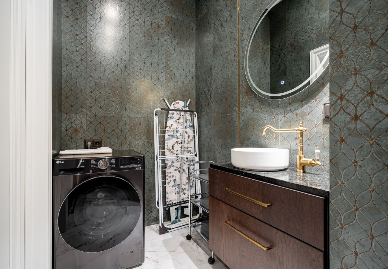 Apartamento em Vilnius - Newly Refurbished Luxurious 2 Bedroom Apartment