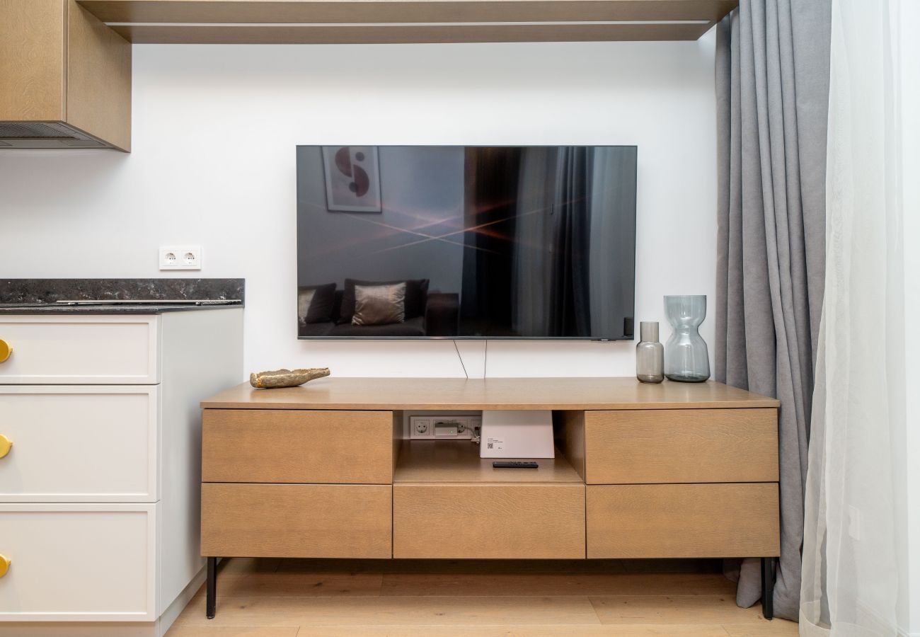 Appartement in Vilnius - 1 Bedroom Apartment next to Gediminas Avenue