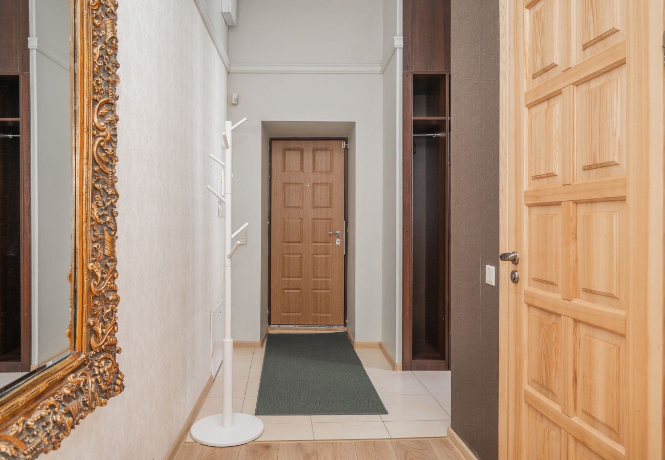 Apartment in Vilnius - ArtDeco Apartment A with Parking