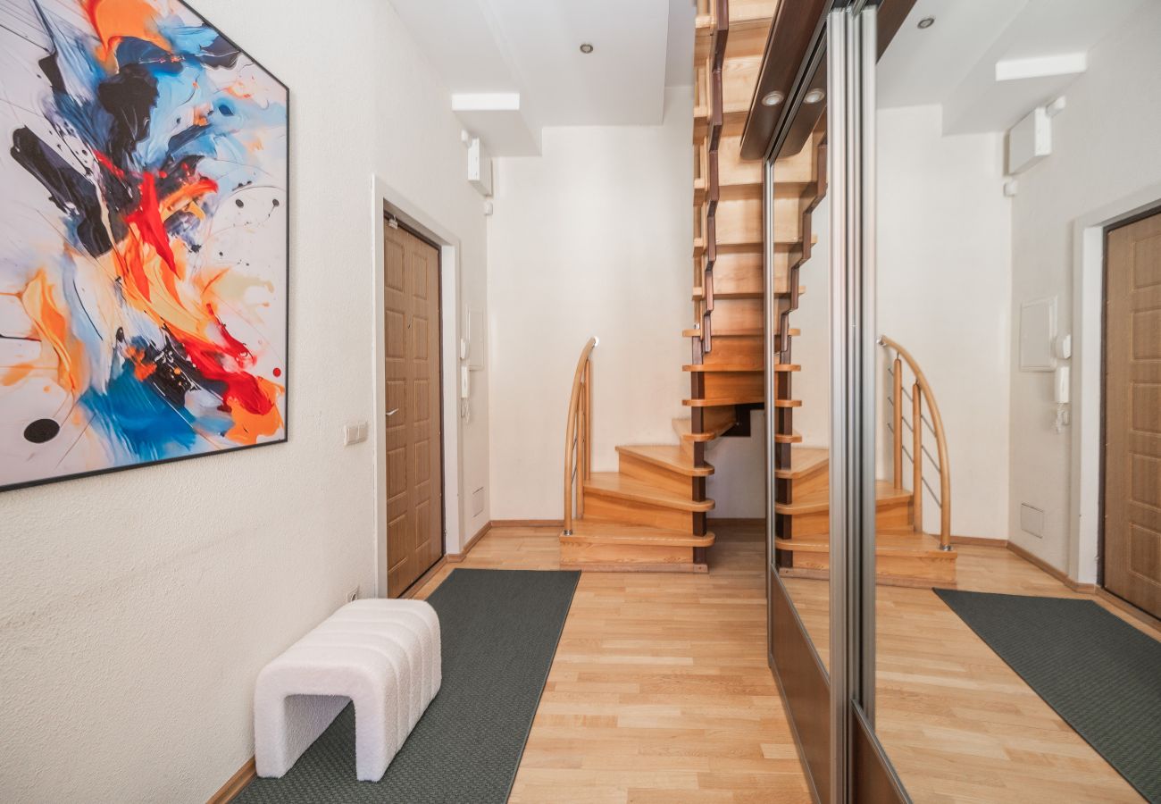 Apartment in Vilnius - ArtDeco Apartment C with Parking