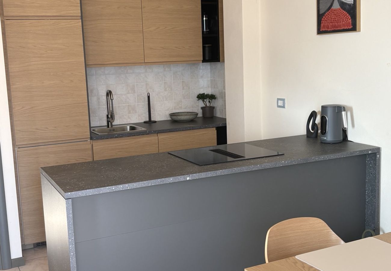 Leilighet i Sala Comacina - Panoramic Lake View Apartment with Pool & Parking