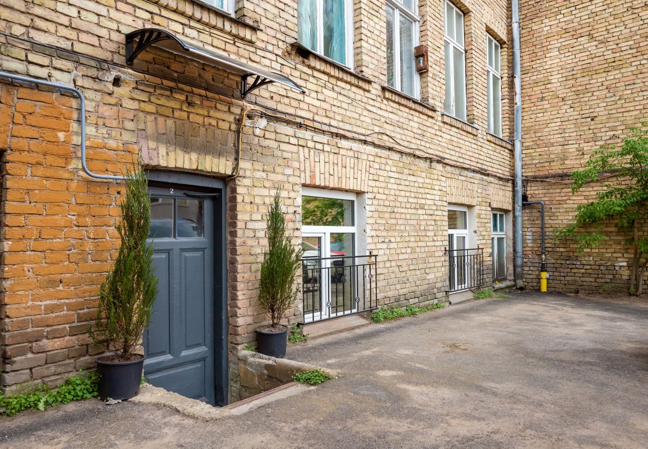 Ferienwohnung in Vilnius - Newly Refurbished Lukiskiu Square Apartment