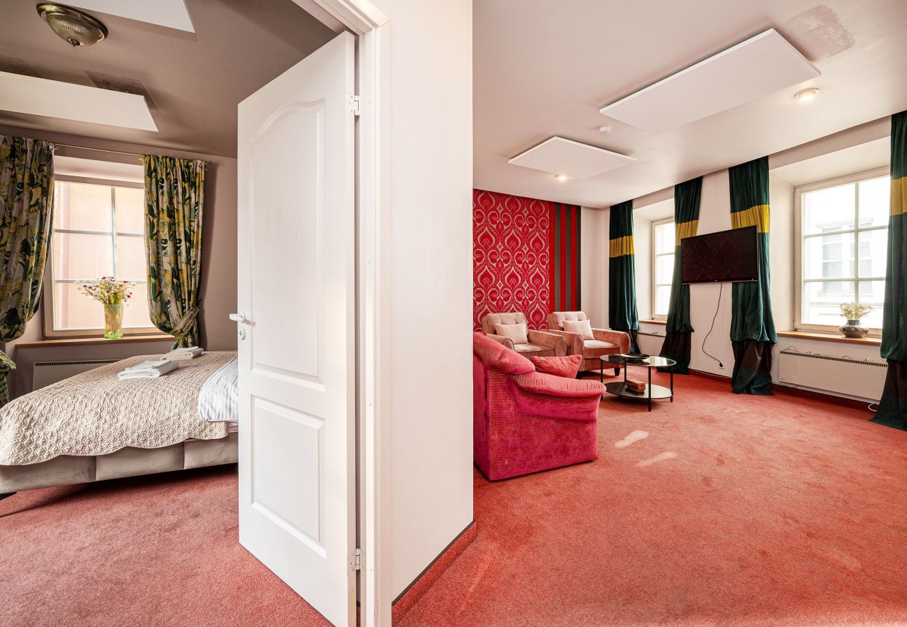 Ferienwohnung in Vilnius - Classic Apartments In The Prestigious Stikliu Str