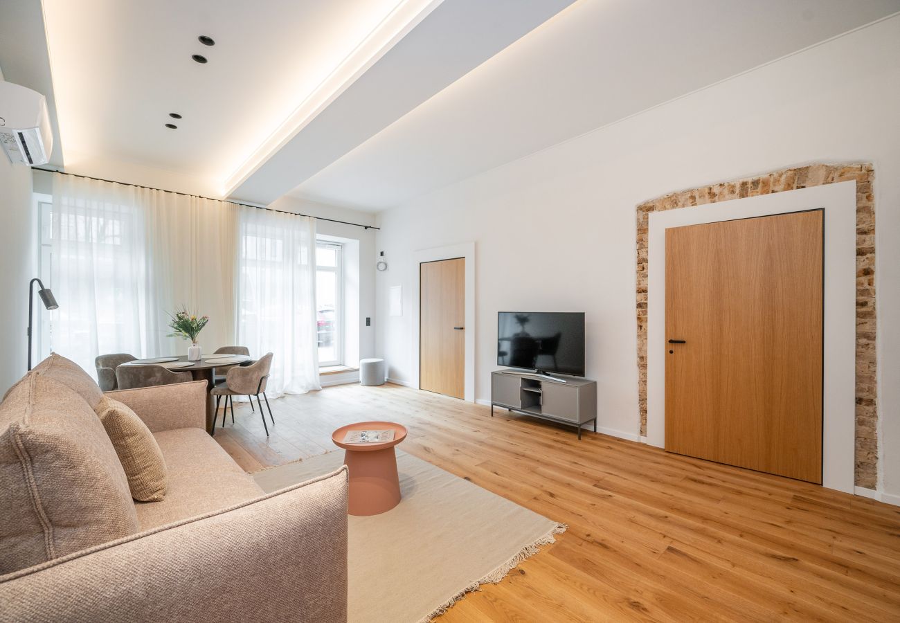 Ferienwohnung in Vilnius - Newly Furnished Vilnius Town Hall Apartment 101