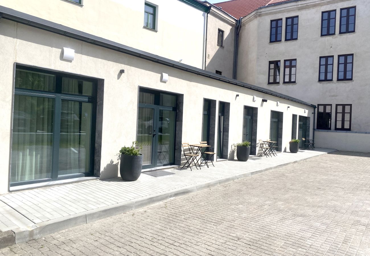 Ferienwohnung in Vilnius - Newly Furnished Vilnius Town Hall Apartment 103