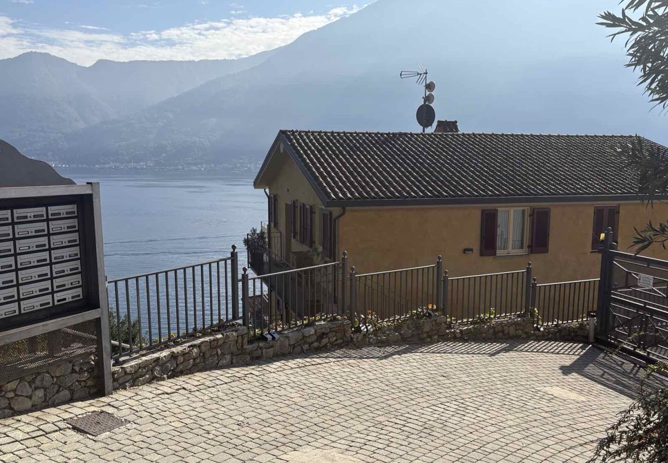 Ferienwohnung in Sala Comacina - Panoramic Lake View Apartment with Pool & Parking