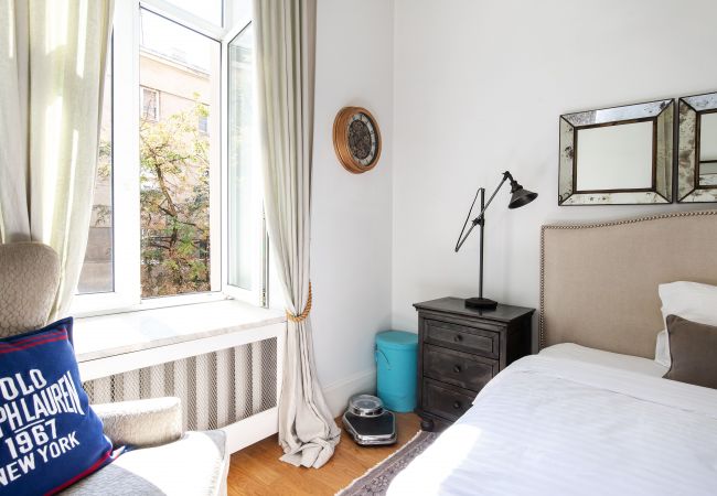 Apartament w Vilnius - 2 Bedroom Apartment with R. Lauren Accessories