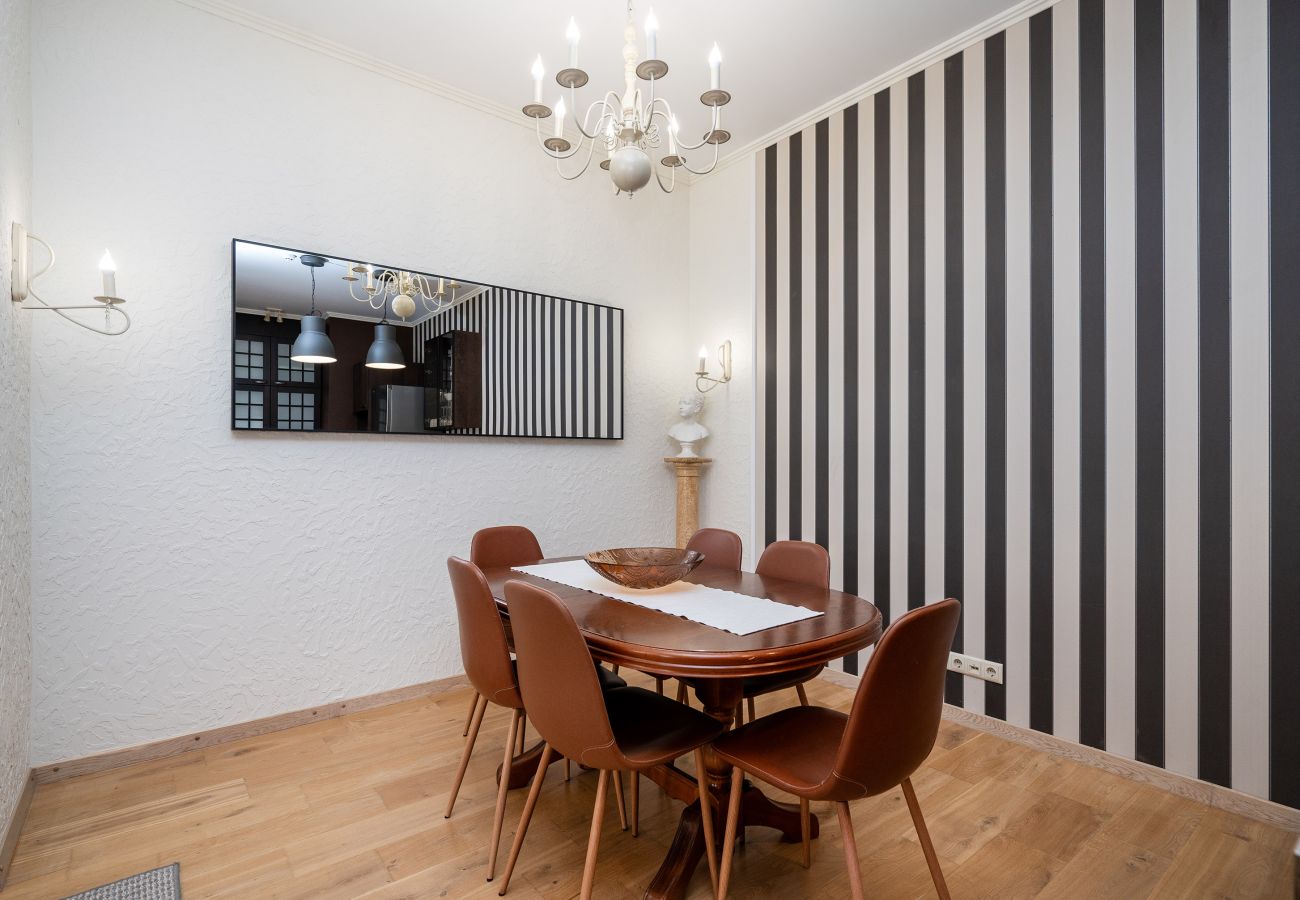 Apartament w Vilnius - Spacious Apartment in Vilnius Old Town