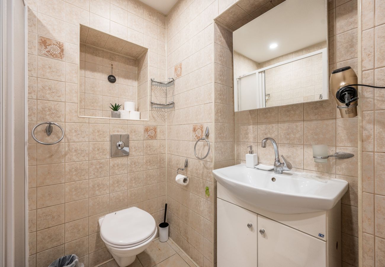 Apartament w Vilnius - Heritage 1 Bedr Apartment by the Gates of Dawn
