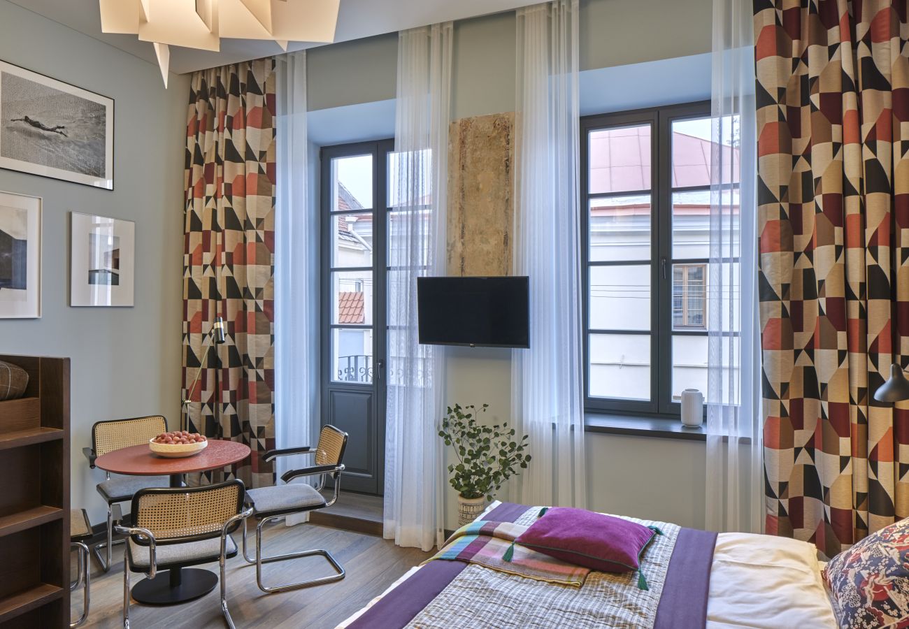 Apartament w Vilnius - Luxury Apartment with Balcony in Old Town