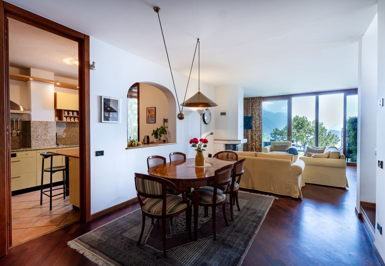 Apartament w Menaggio - Villa Susanna with Pool & Lake Como View