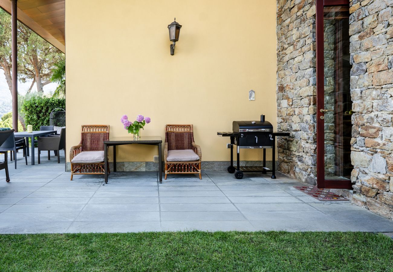 Apartament w Menaggio - Villa Susanna with Pool & Lake Como View