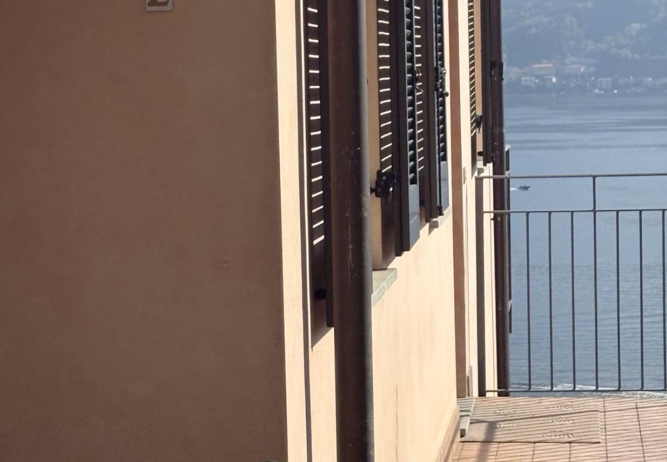 Apartament w Sala Comacina - Panoramic Lake View Apartment with Pool & Parking